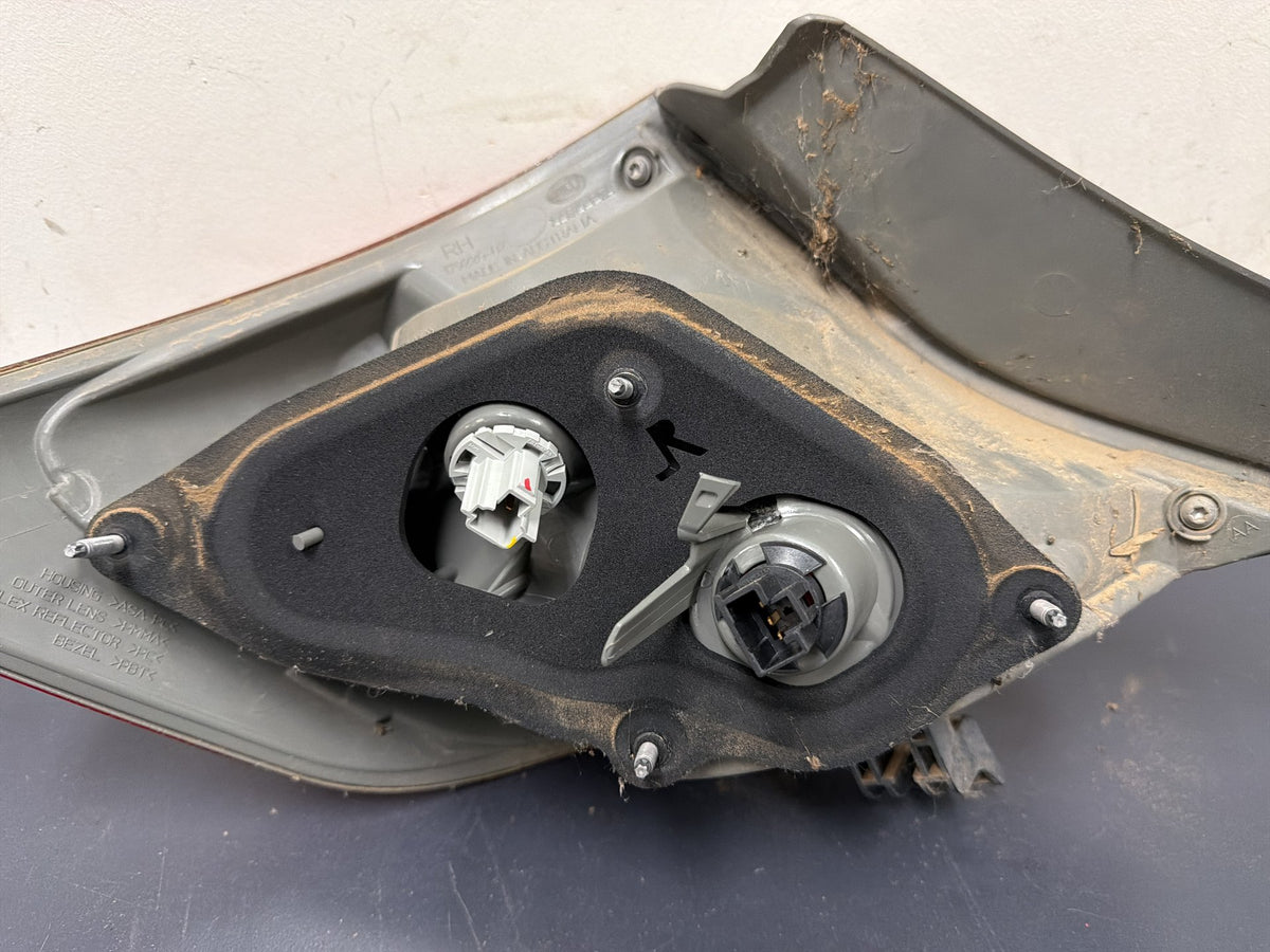 Nov 2011 to Mar 2015 - Toyota Camry ASV50 - Right Taillight - Body Mounted, Non Led Type