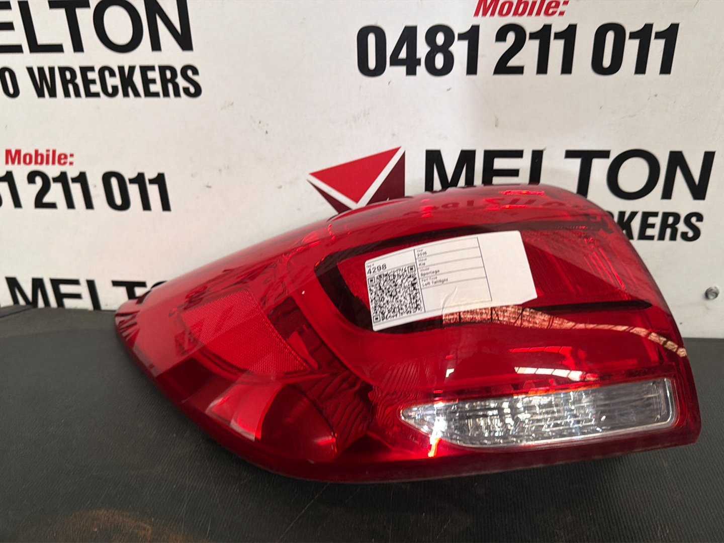 Feb 2014 to Oct 2015- Kia Sportage SL Si SLi Premium- Left Taillight- Body Mounted