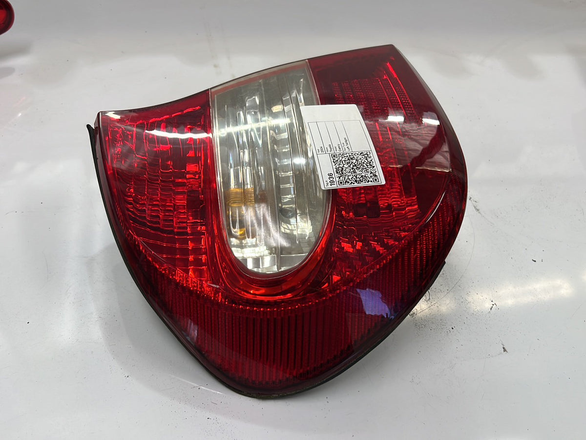 2004 Toyota Camry V30 - Left Taillight