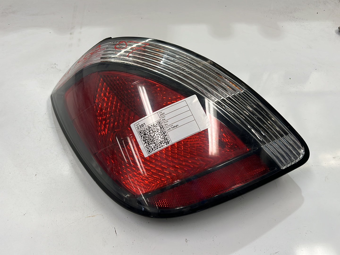 2007 Kia Rio JB - Left Taillight