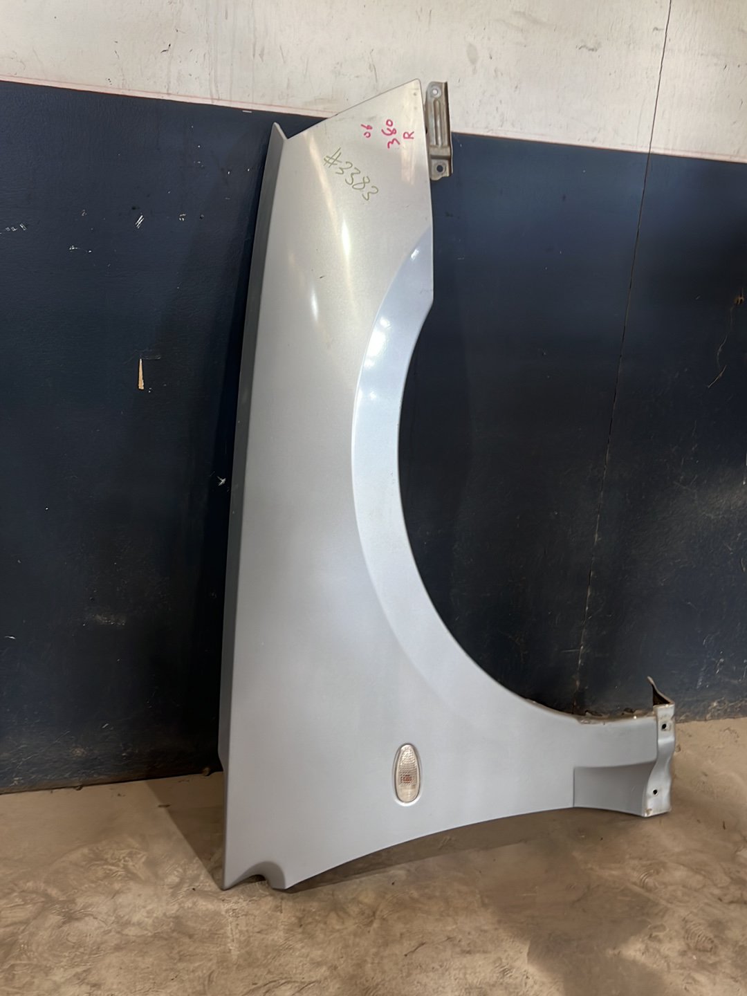 2006 Mitsubishi 380 Right Front Guard