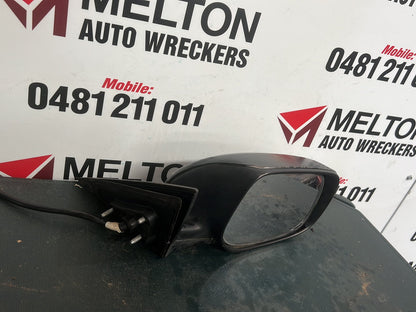Mar 2010 to Dec 2013- Toyota Corolla ZRE152R ZRE153R Sedan- Right Door Mirror- Flasher