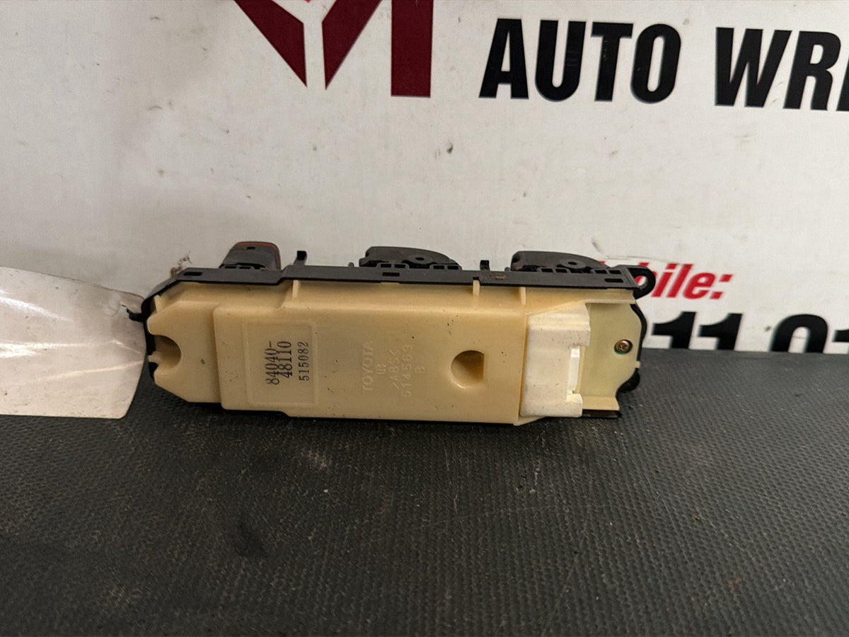 Jan 2001 to Jul 2007- Toyota Kluger MCU28R Master Power Window Switch