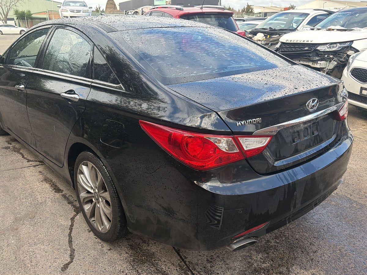 Feb 2010 to Apr 2014 - Hyundai i45 YF - Left Rear Door