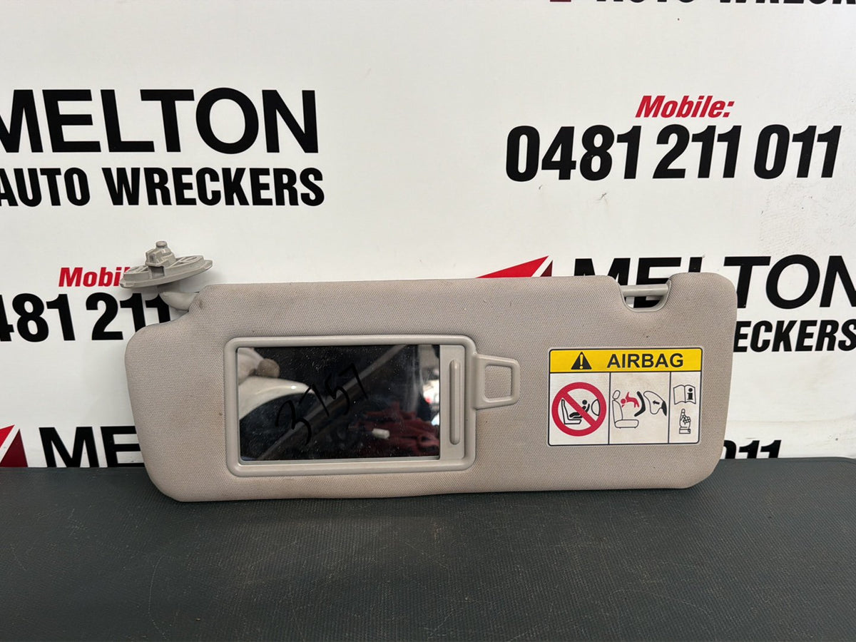 2015 Kia Sorento UM - Left Sun Visor