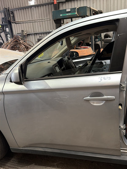 2013 Mitsubishi Outlander GF*W - Left Front Door