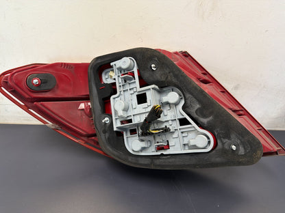 MERCEDES C CLASS RIGHT TAILLIGHT W204, SEDAN, LED TYPE, 03/11-07/14 11 12 13 14