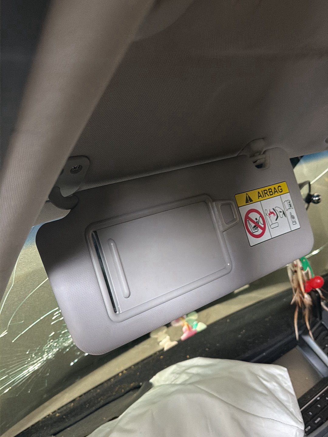 2016 Hyundai Tucson TL- Left Sun Visor