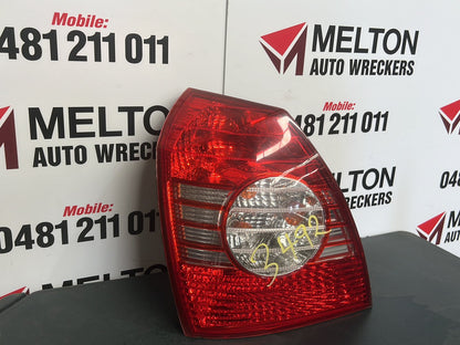 2004 Hyundai Elantra Left Taillight