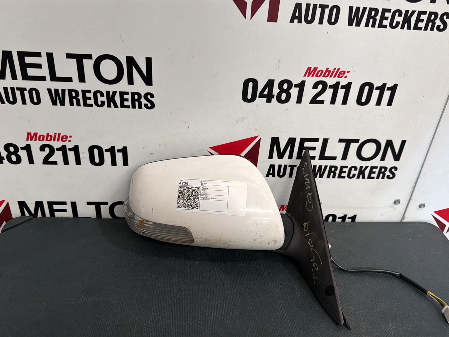 Oct 2006 to Mar 2012- Toyota Aurion GSV40R- Right Door Mirror- Standard Type