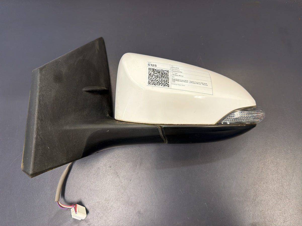 Aug 2012 to Jun 2018 - Toyota Corolla ZRE182R ZWE186R Hatchback - Left Door Mirror - Manual Fold