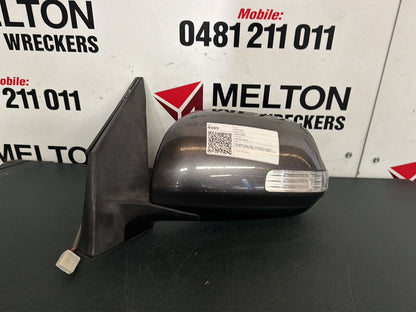 Oct 2008 to Nov 2012- Toyota RAV4 ACA33 ACA38- Left Door Mirror- Indicator, 5 Wire, 5 Pin