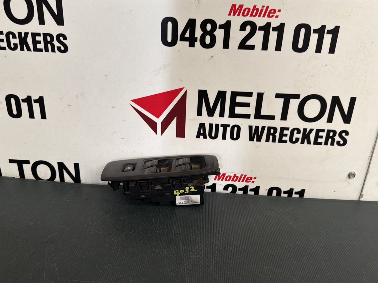 Jun 2011 to Jun 2015- Ford Ranger PX Series 1 4 Door- Right Front Master Power Window Switch