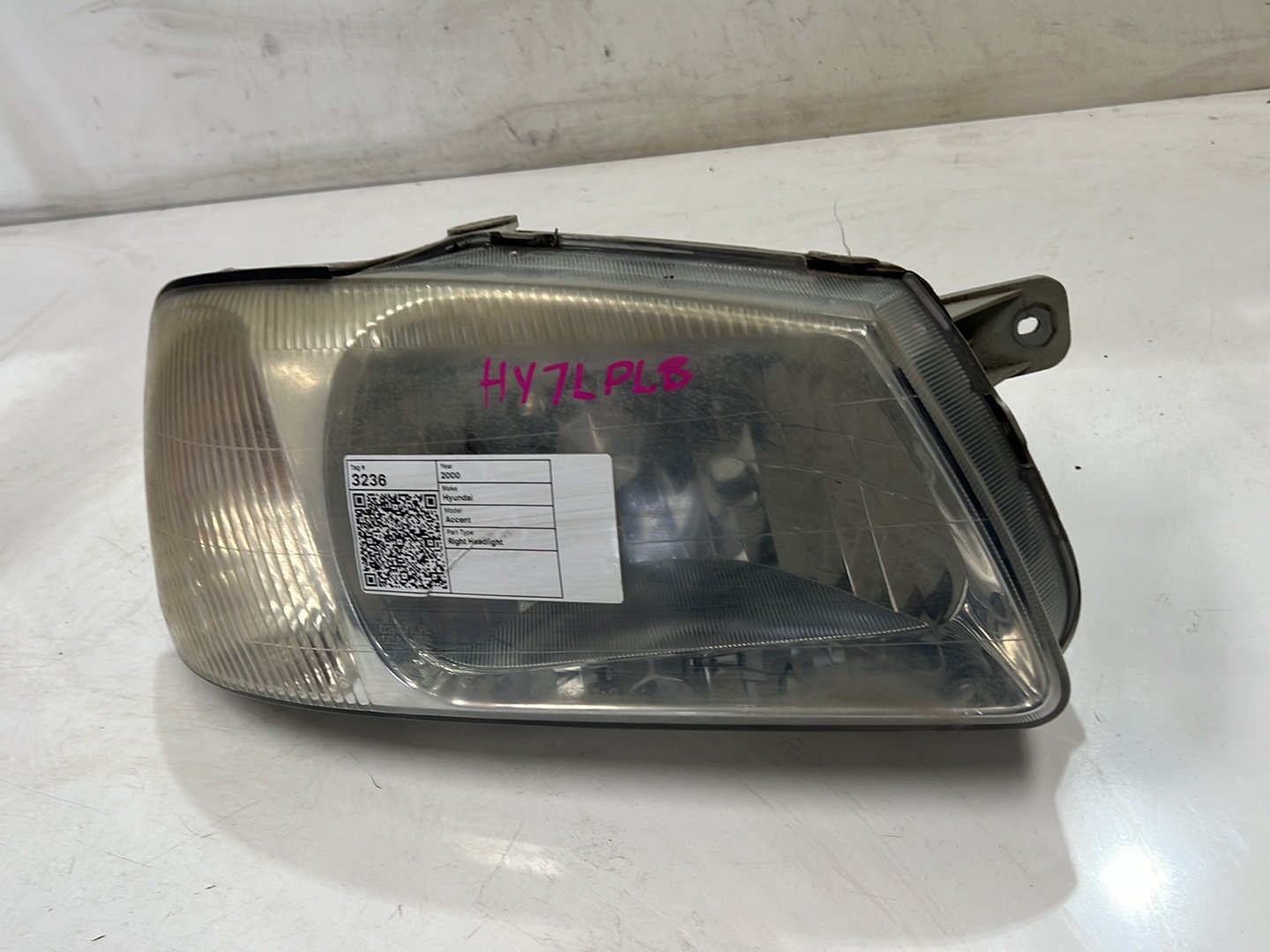 Jun 2000 to Feb 2003 - Hyundai Accent LC - Right Headlight