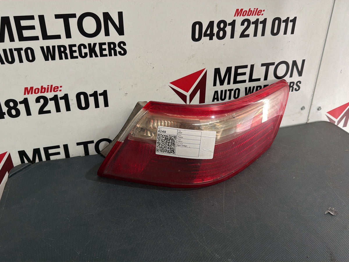 Jun 2006 to May 2009- Toyota Camry ACV40- Right Taillight