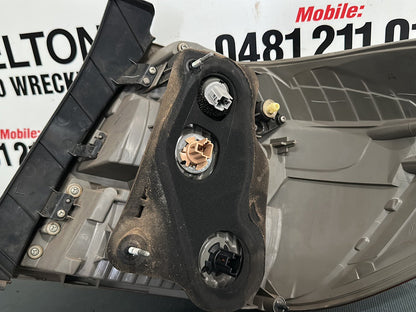 May 2007 to Jul 2010- Toyota Kluger GSU40 GSU45- Left Taillight- Body Mounted, Clear Lens Type