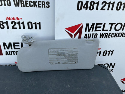 Nov 2006 to Sep 2009 - Mitsubishi Outlander ZG - Right Sun Visor