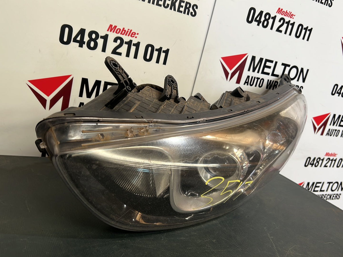 Mar 2012 to Feb 2017 - Hyundai i30 GD Hatchback 5 Door - Left Headlight - Halogen Type