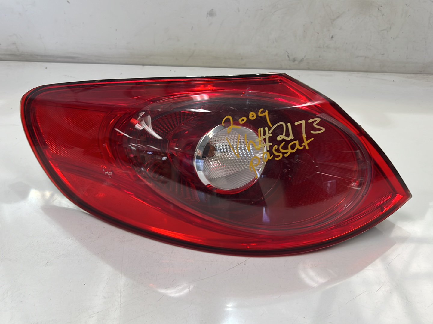 2009 Volkswagen Passat CC - Left Taillight