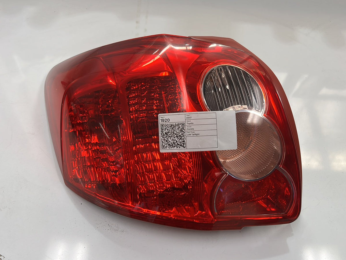 Mar 2007 to Oct 2009- Toyota Corolla ZRE152R Hatchback- Left Taillight- Lens# 12509