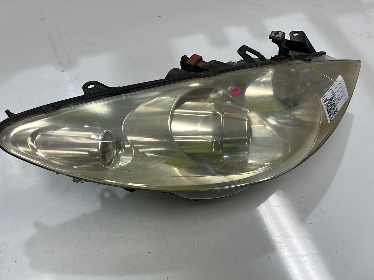 2005-2009 Peugeot 307 - Right Headlight