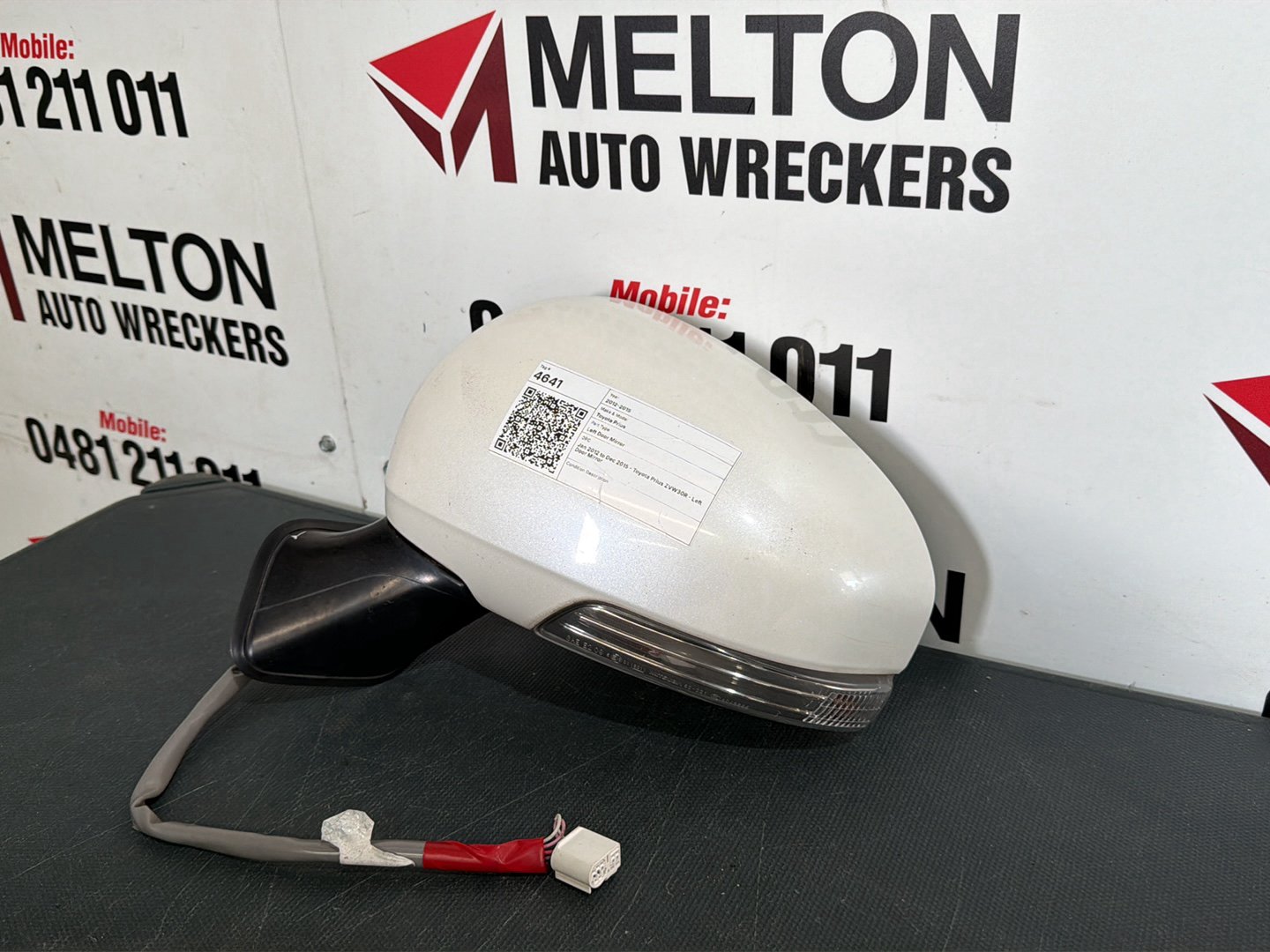 Jan 2012 to Dec 2015- Toyota Prius ZVW30R- Left Door Mirror
