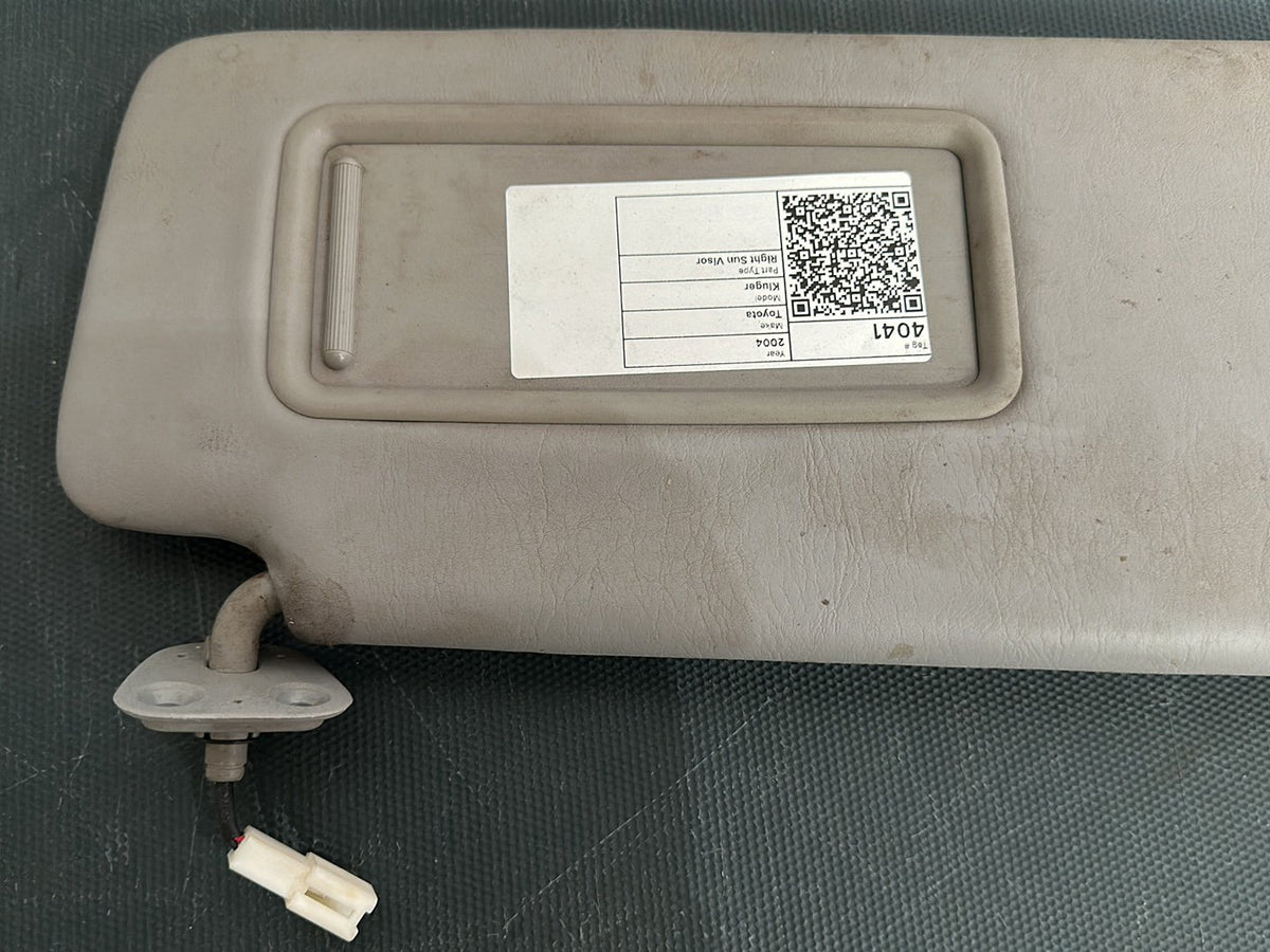 Jan 2001 to Apr 2007- Toyota Kluger MCU28R- Right Sun Visor- Grey