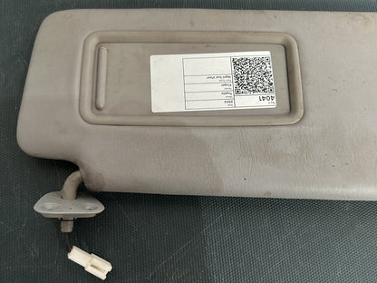 Jan 2001 to Apr 2007- Toyota Kluger MCU28R- Right Sun Visor- Grey