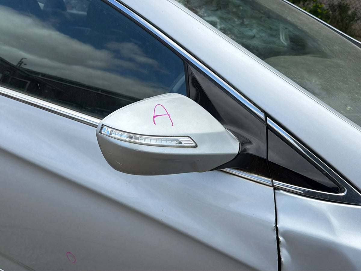 Sep 2011 to May 2015 - Hyundai i40 VF - Right Door Mirror - Power Fold