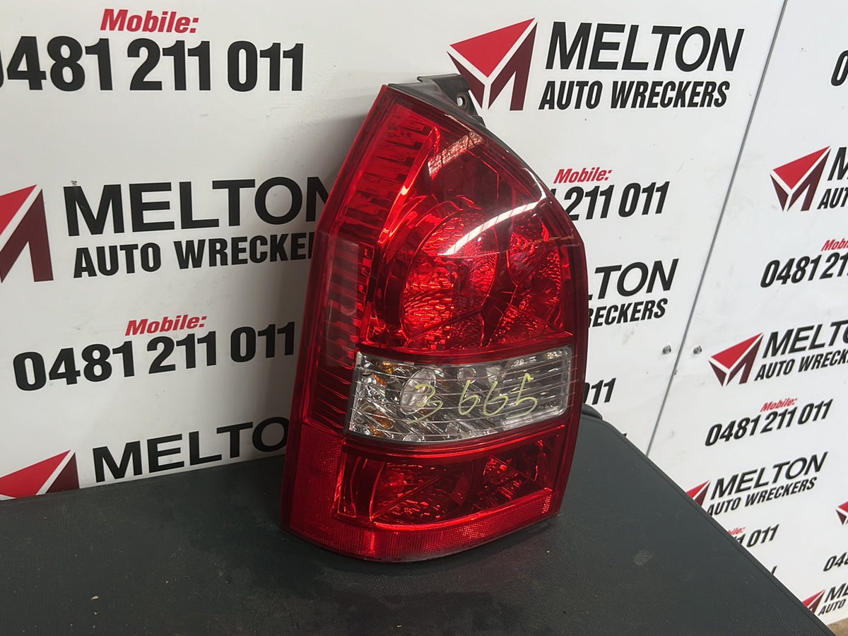 2005 Hyundai Tucson- Left Taillight