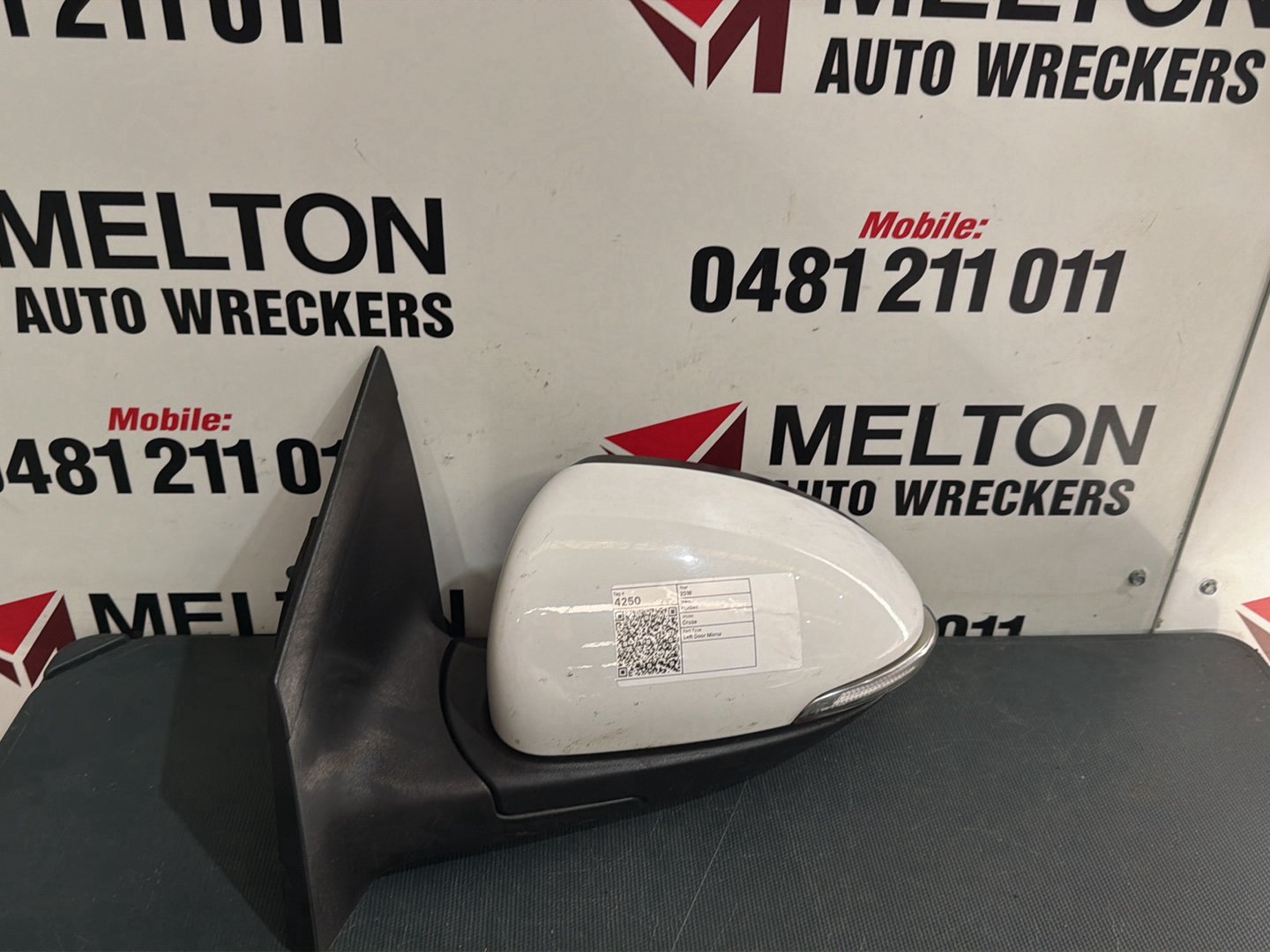 Jan 2015 to Jan 2017- Holden Cruze JH- Left Door Mirror- Indicator