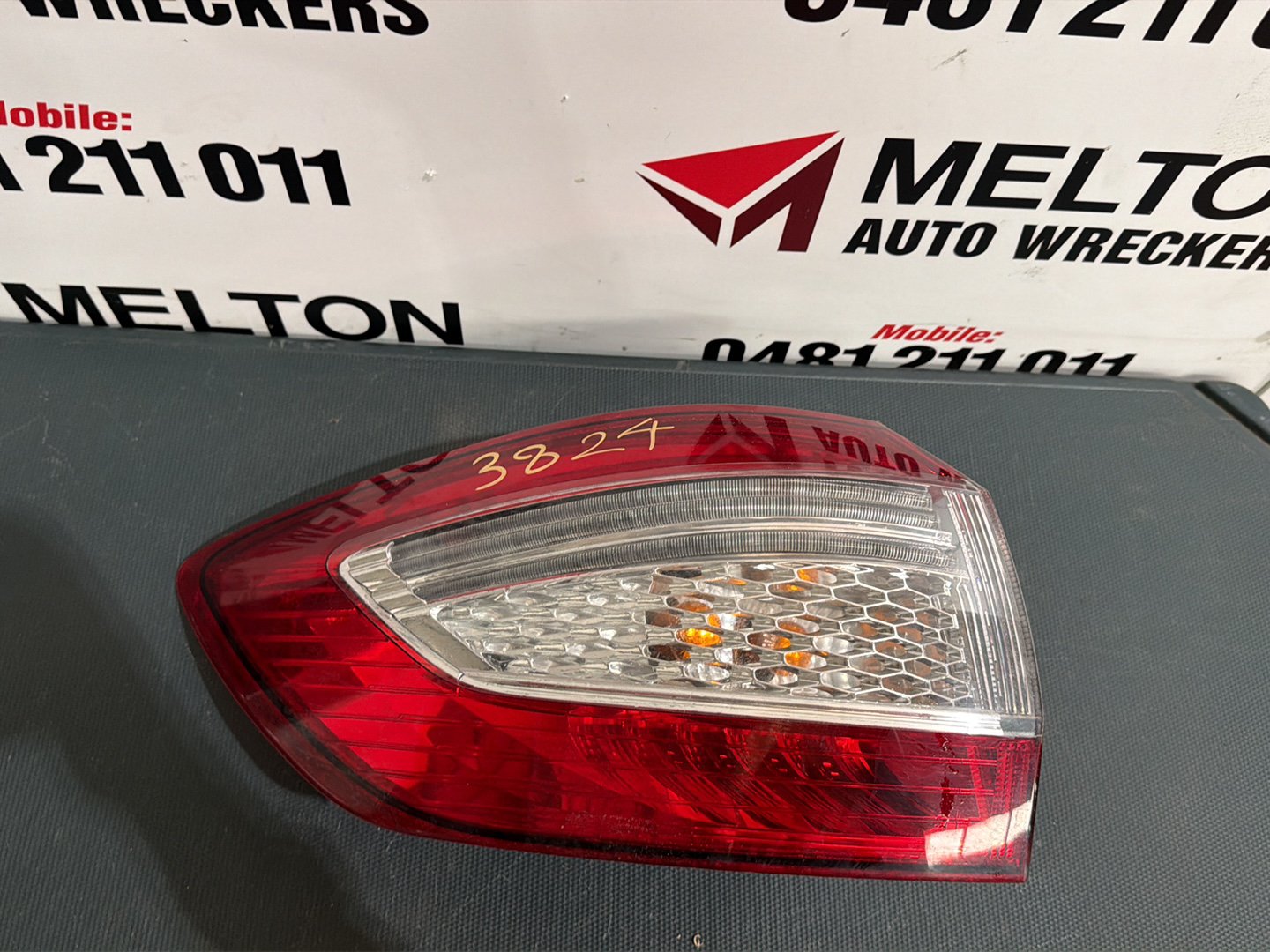 Ford Mondeo MB - Left Headlight