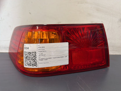 Oct 2000 to Aug 2002 - Toyota Camry Sedan - Left Taillight - Sk20