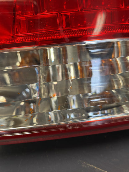Oct 2009 to Sep 2012 - Kia Sorento XM - Right Taillight - Body Mounted, Standard Type