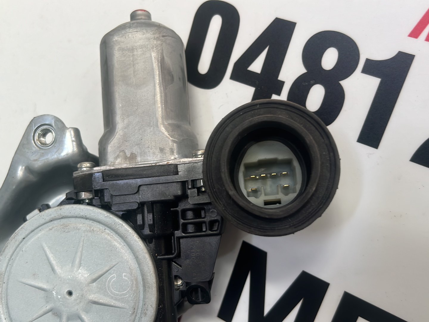2013 Toyota RAV4 A40 - Right Rear Window Regulator/Motor
