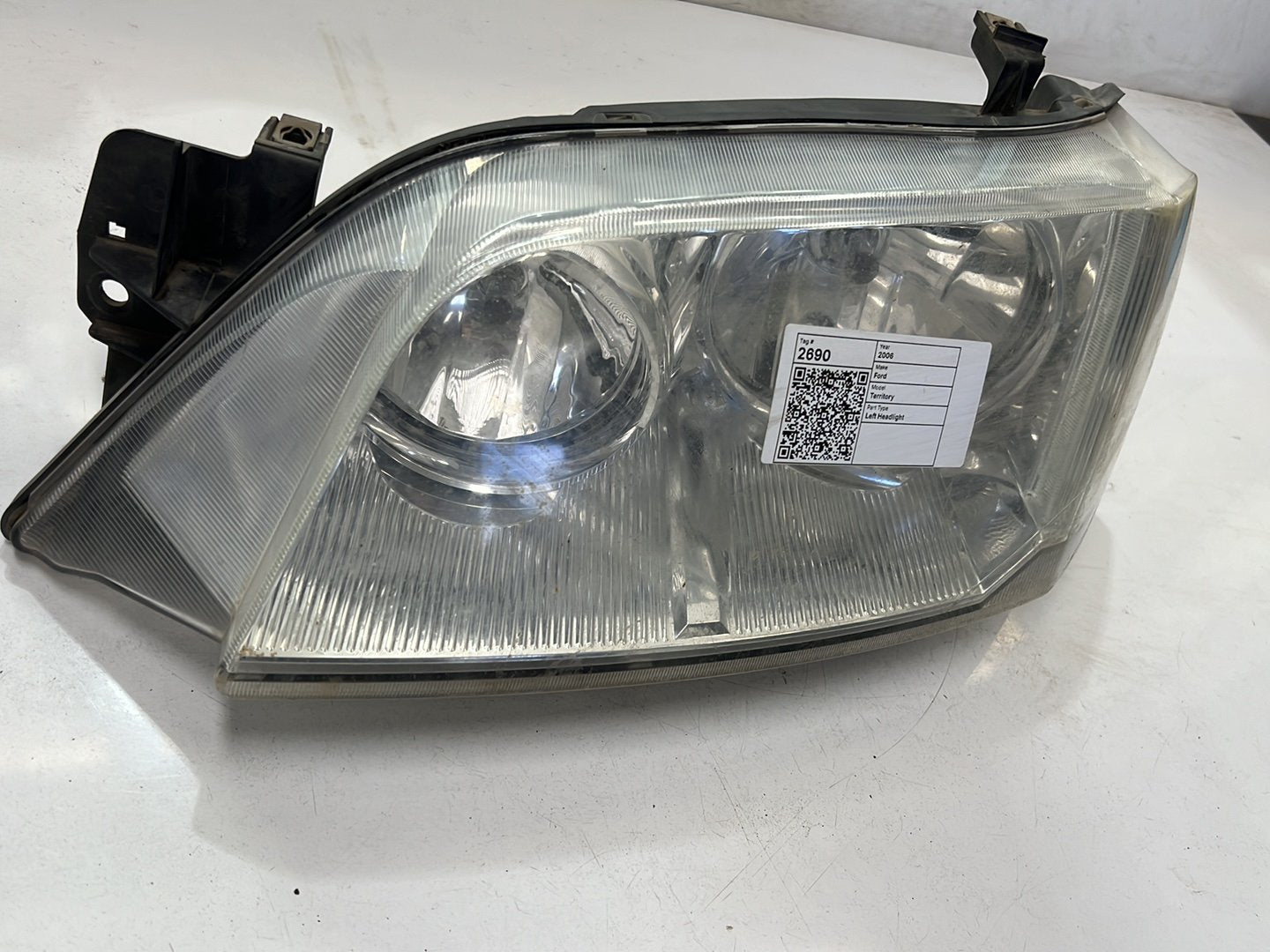 May 2004 to Apr 2009- Ford Territory SX SY MkI TS Ghia Ghia Turbo- Left Headlight- Chrome Insert