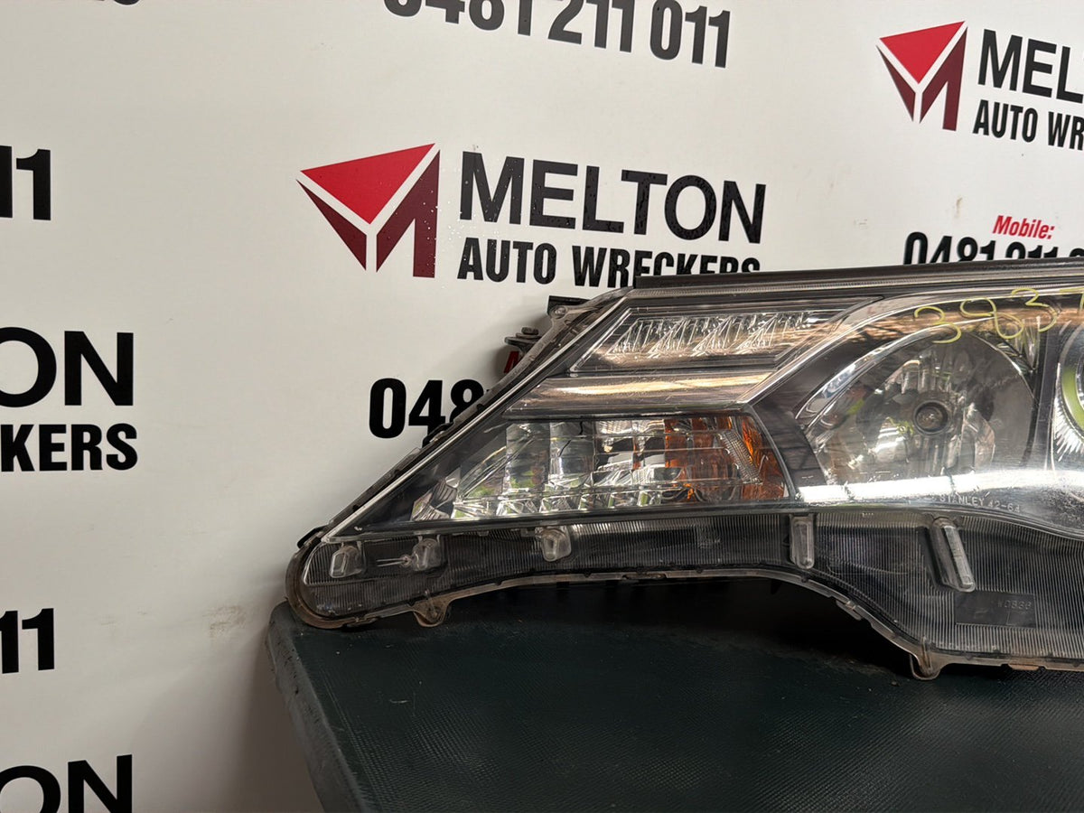 2013 Toyota RAV4 A40 - Left Headlight