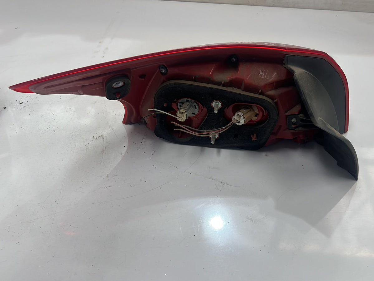 2010 Mitsubishi Lancer CJ - Right Taillight