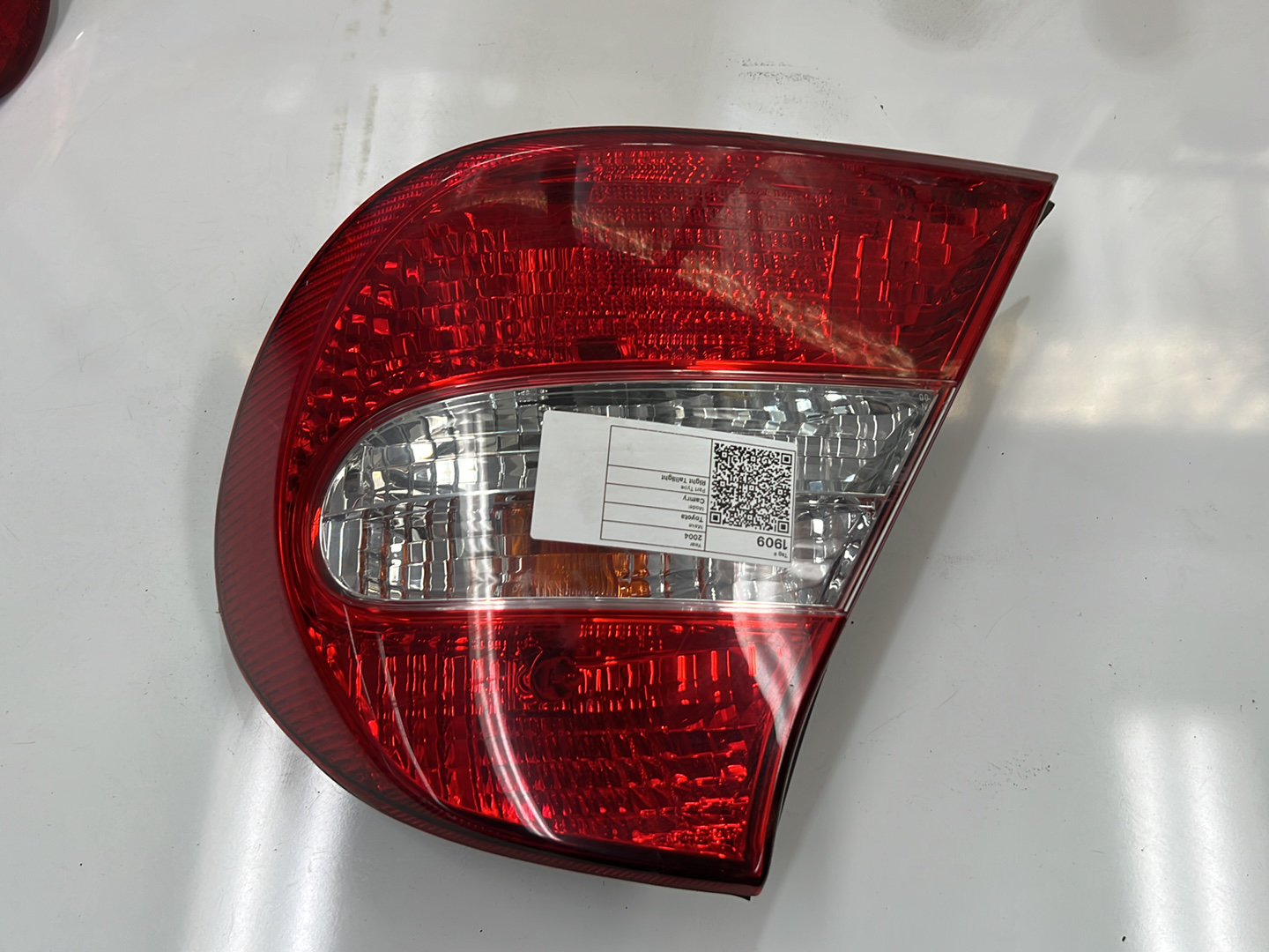 2004 Toyota Camry V30 - Right Taillight