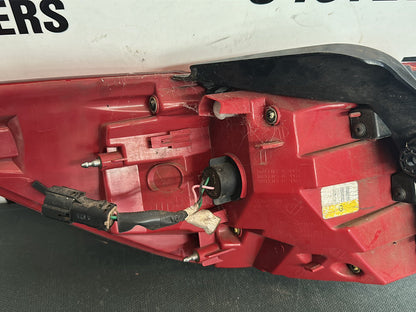May 2010 to Apr 2014- Kia Sportage SL Si SLi Platinum- Right Taillight- Body Mounted