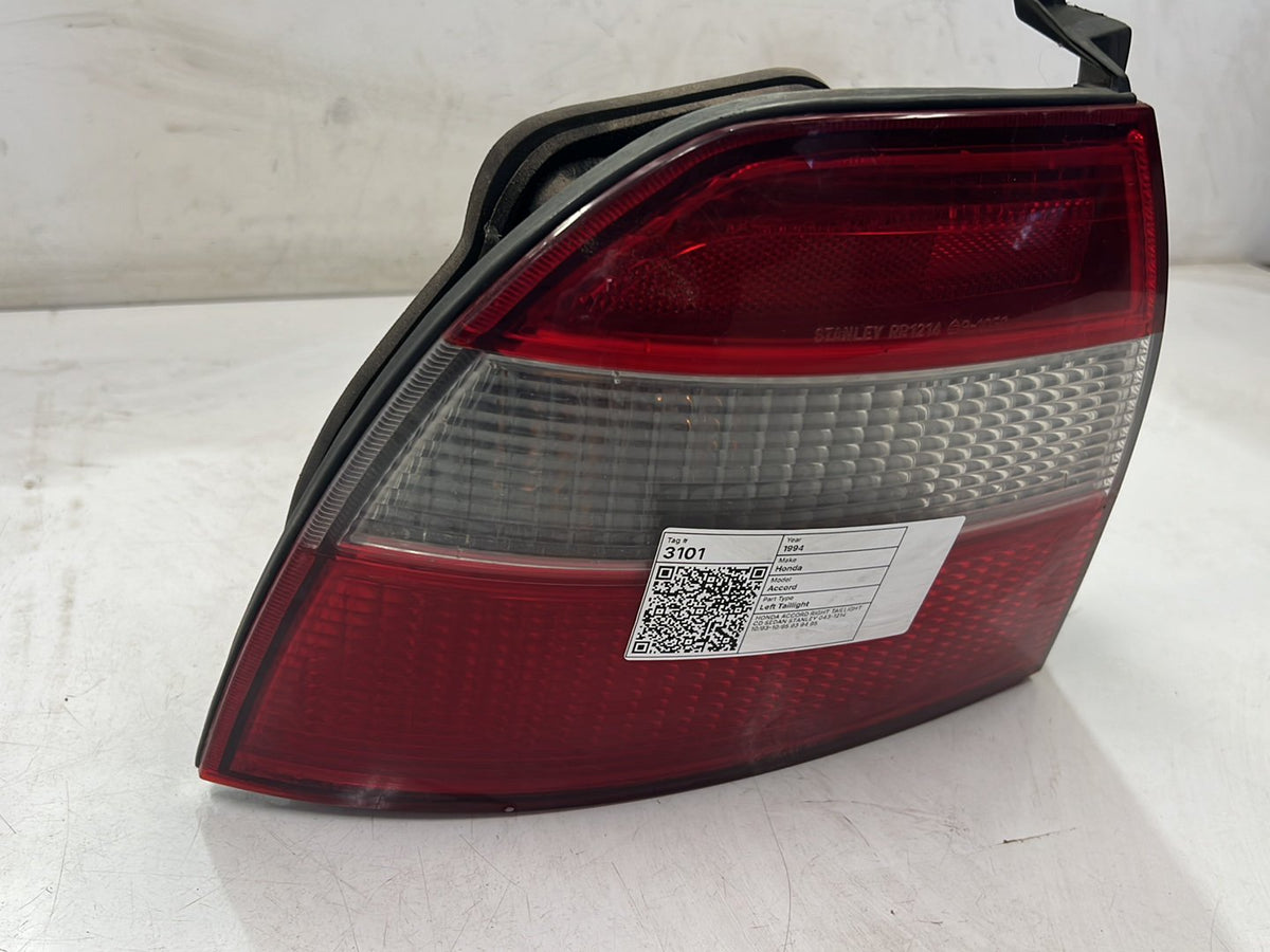 1993-1995 Honda Accord CD Left Taillight