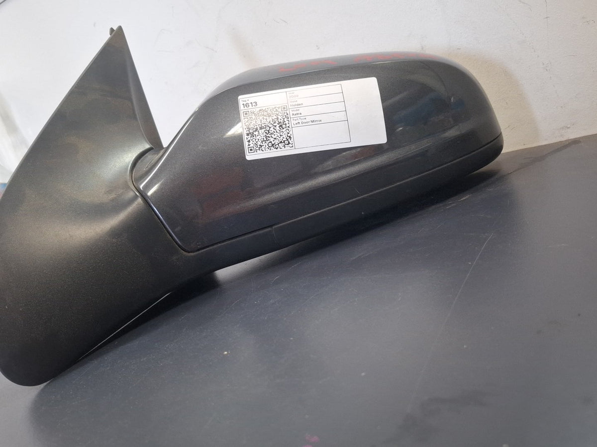 Oct 2004 to Aug 2009 - Holden Astra AH Hatchback Station Wagon 5 Door - Left Door Mirror