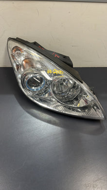 Jan 2008 to Apr 2012 - Hyundai i30 FD - Right Headlight - Chrome Insert Type