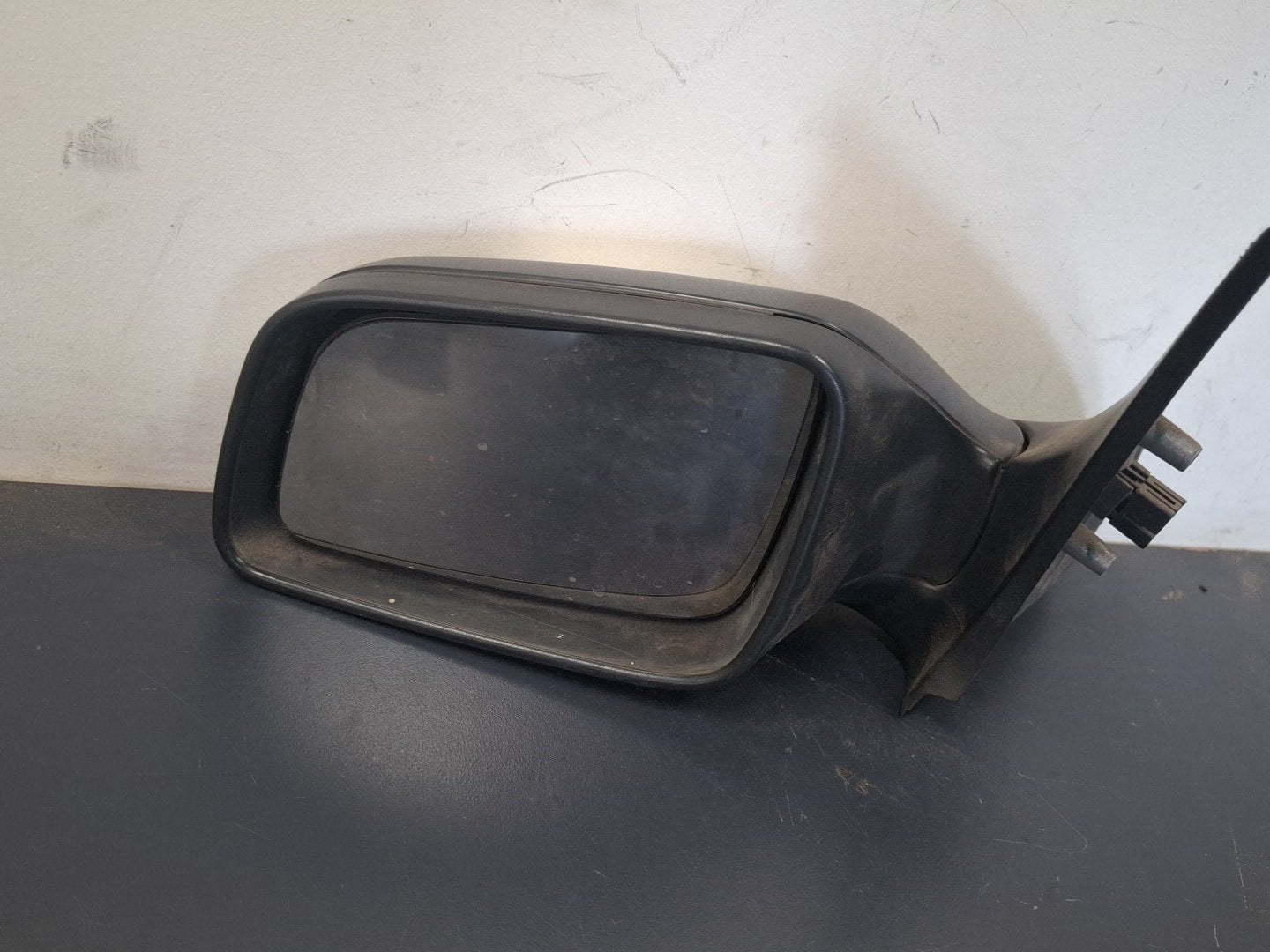 Sep 1998 to Oct 2006 - Holden Astra TS Hatchback Sedan - Left Door Mirror - Power Adjust, Smooth Painted