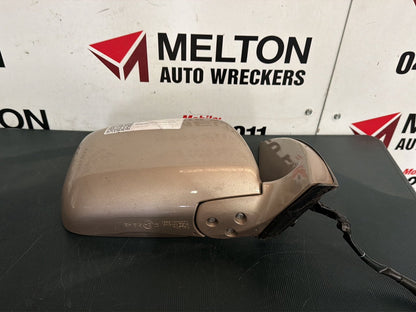 Jan 2001 to Apr 2007 - Toyota Kluger MCU28R - Right Door Mirror