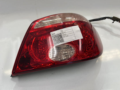 2005 Mitsubishi Outlander - Right Taillight
