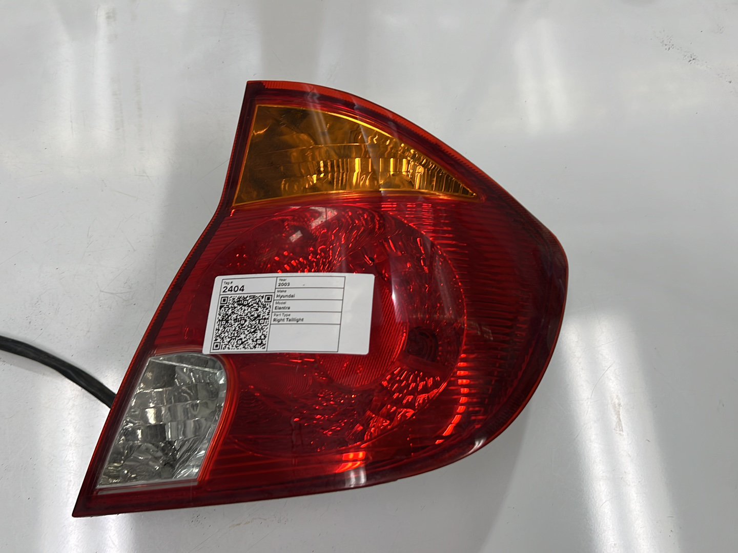 2003 Hyundai Elantra - Right Taillight