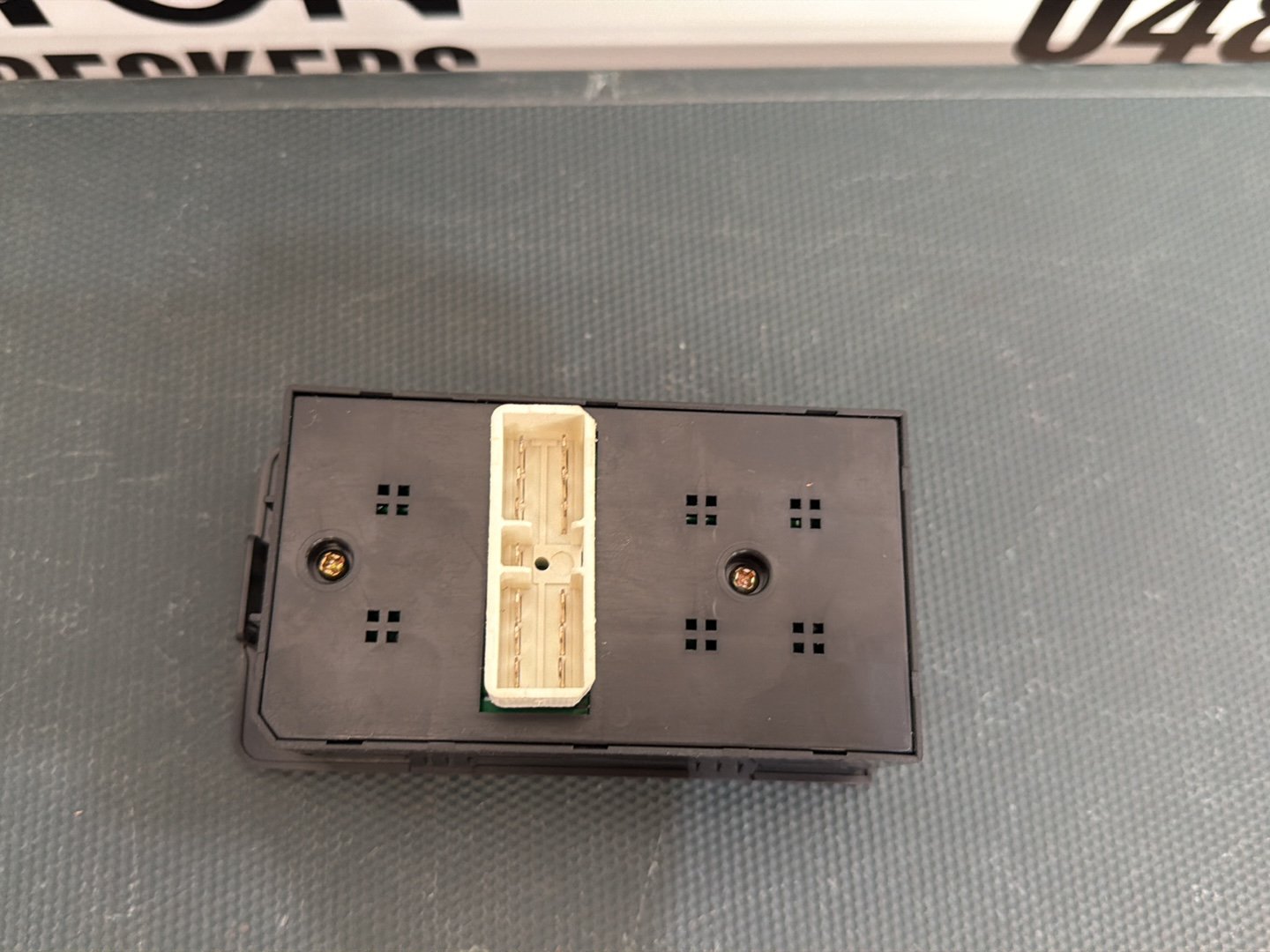 2004 Holden Commodore Master Power Window Switch