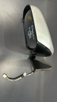 Aug 2007 to Jul 2010 - Toyota Kluger GSU40 GSU45 - Left Door Mirror - Puddle Lamp Type, Colour Coded