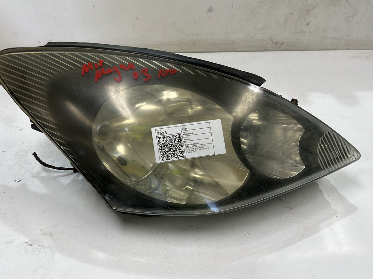 2004-2005 Mitsubishi Magna TL - Right Headlight